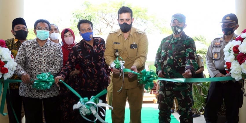 Launching itu ditandai dengan penandatanganan prasasti dan pengguntingan pita oleh walikota didampingi owner Homestay Syariah Kopian Indah, Anshori dan Dandim