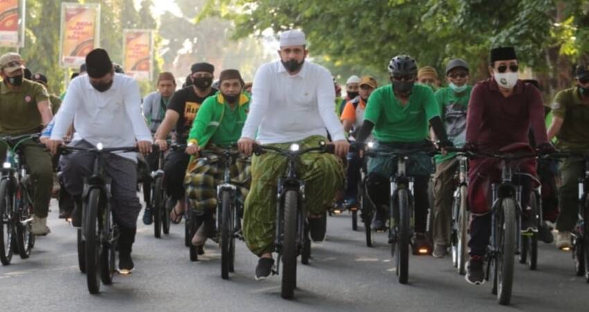 Wali Kota Probolinggo Hadi Zainal Abidin gowes bareng ulama di Kota Probolinggo.