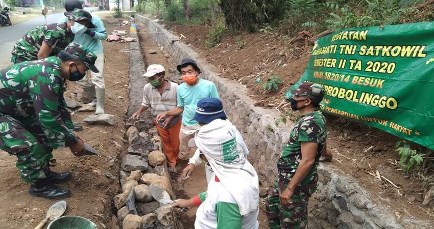 Pembuatan selokan  tepatnya berada di Dusun Krajan RT.07/RW.01 Desa Sindet Anyar Kecamatan Besuk, Kabupaten Probolinggo.