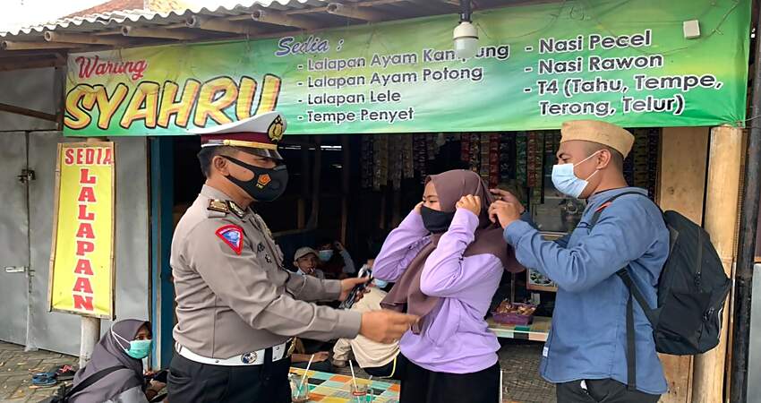 Bangkitkan Semangat Ekonomi Kerakyatan, PKL Diajak Patuh Prokes