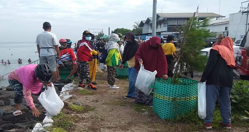 Cara Komunitas Njegur Sahabat Laut Peringati HPSN 2021, Ajak Masyarakat Bersihkan Sampah di PPP Mayangan