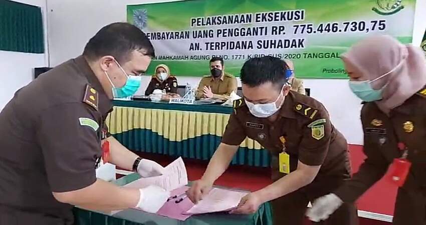 Mantan Wawali Probolinggo Serahkan Uang Pengganti Korupsi GIC Rp 775 Juta