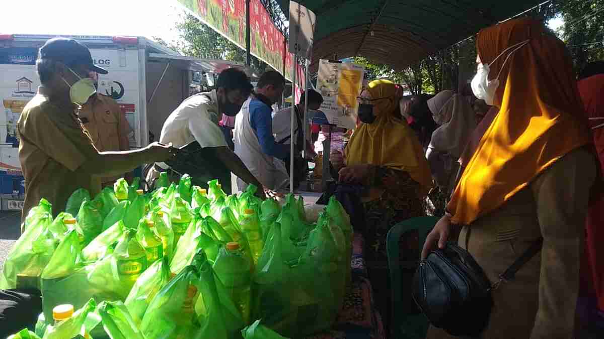 Pasar Murah Ramadhan, Stand SMPN 10 Bagikan Puluhan Paket Sembako Gratis