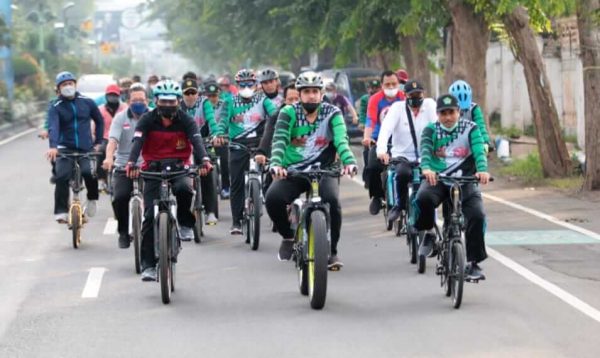 Peringati Hari Amal Bhakti dengan Gowes, Wali Kota Probolinggo Ingatkan Terobosan dan Inovasi dalam Layanan