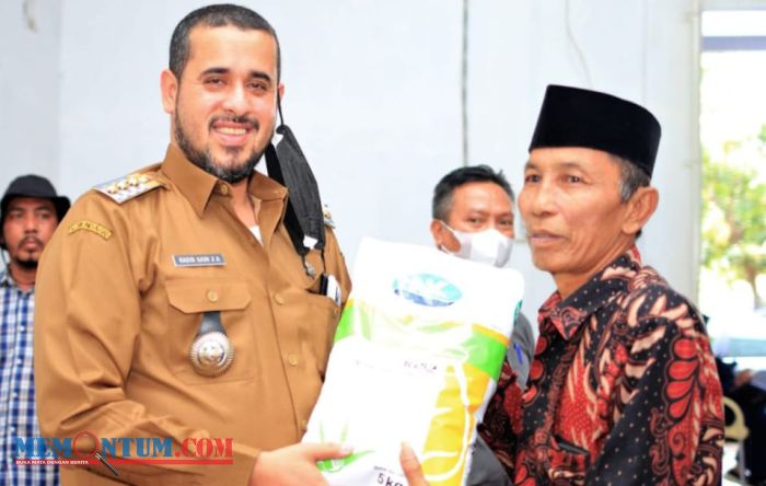 Masuki Musim Tanam, Pemkot Probolinggo Serahkan Bantuan Benih Jagung Hibrida