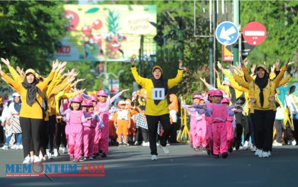 Peringati Hari Ibu, Ribuan Siswa TK dan Orang Tua di Kota Probolinggo Ikuti Jalan Santai Ceria