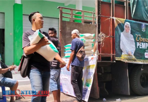 Pemkot Probolinggo Gelar Operasi Pasar Beras Murah di Pasar Wonoasih dan Pasar Randu Pangger