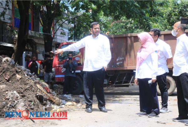 Wali Kota Probolinggo Pantau Langsung Pembersihan dan Normalisasi Lahan Relokasi Pedagang